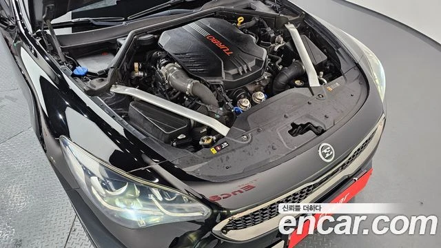 Kia Stinger 3.3 Turbo AWD* GT* Обдухване* Подгрев* 360 камера*, снимка 9 - Автомобили и джипове - 54700445