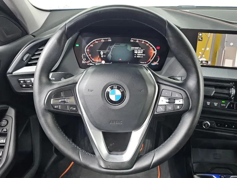 BMW 118 D Sports, снимка 17 - Автомобили и джипове - 55830671