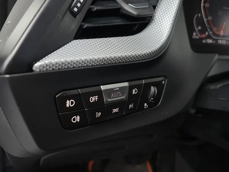 BMW 118 D Sports, снимка 14 - Автомобили и джипове - 55830671