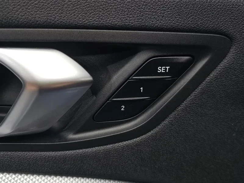 BMW 118 D Sports, снимка 13 - Автомобили и джипове - 55830671