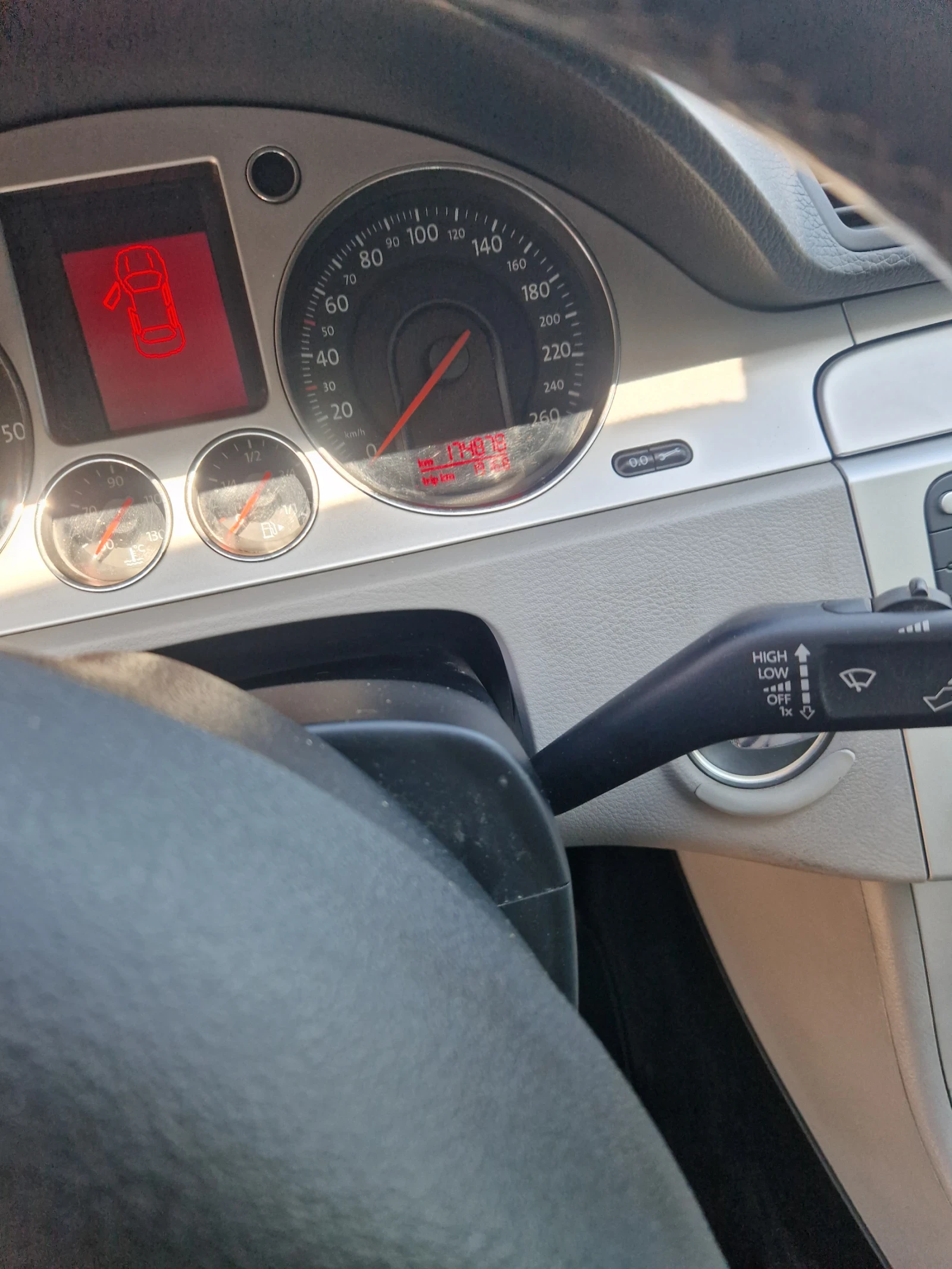 VW Passat 2.0 TDI B6 - изображение 8