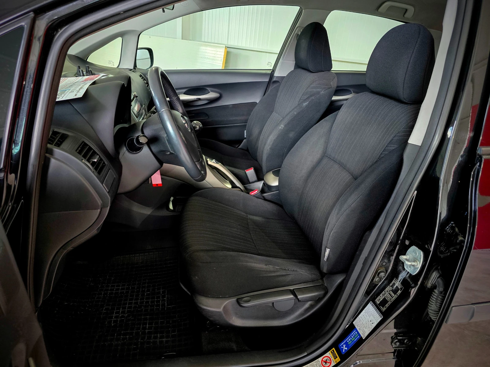 Toyota Auris 1.4 VVT-i Terra Cool Klima - изображение 8