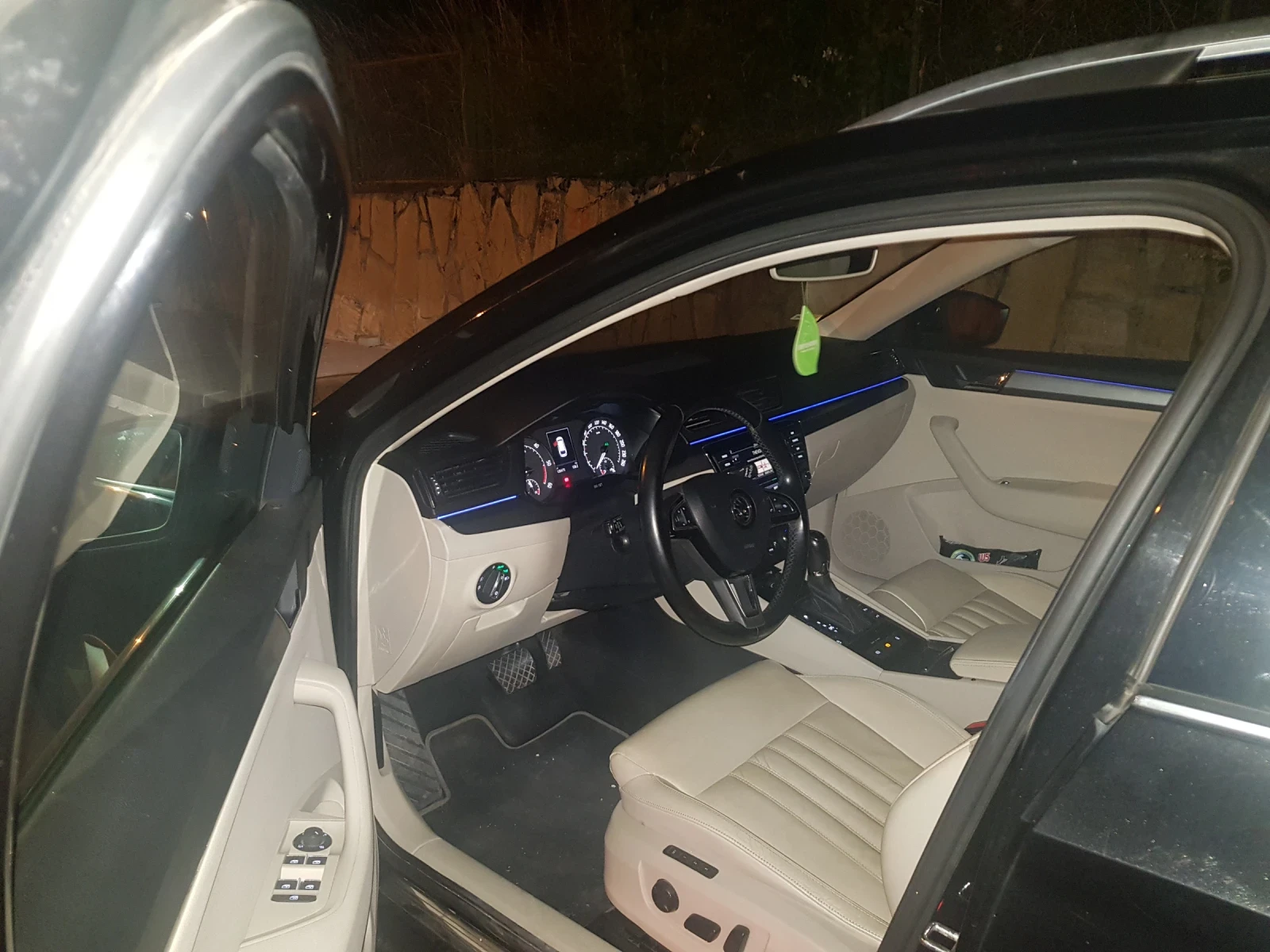 Skoda Superb  - изображение 8