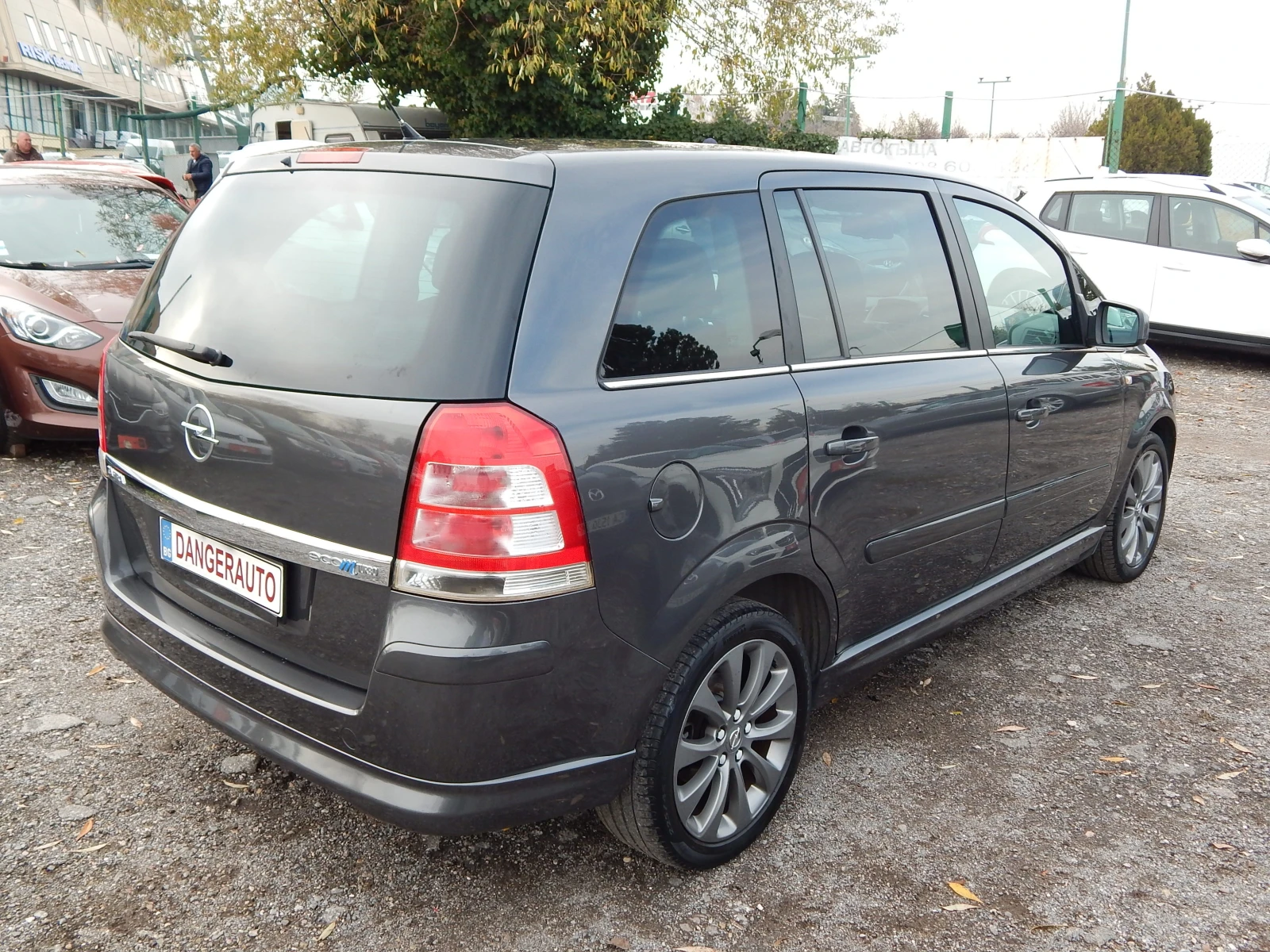 Opel Zafira 1.6Т* ПЕРФЕКТНА* 7места*  - изображение 4