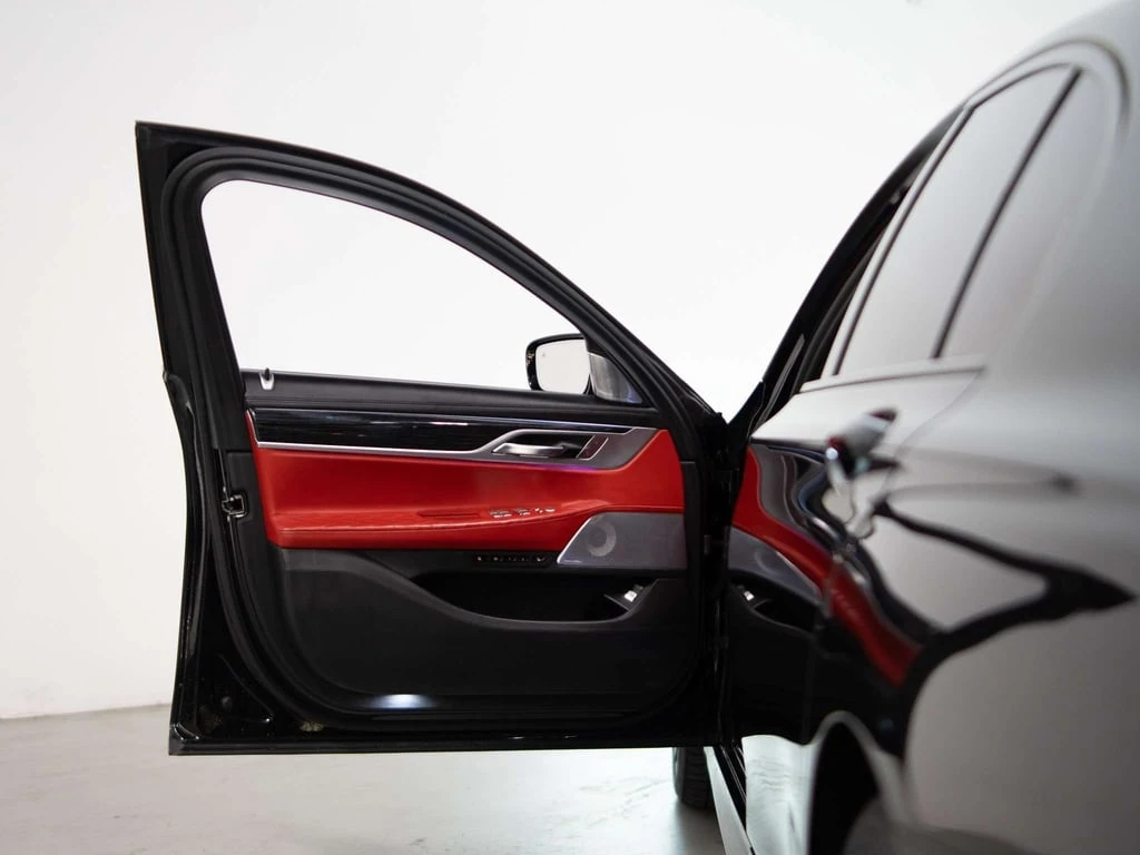 BMW 750 M-SPORT XDRIVE * CARFAX * ЦЕНА ДО БЪЛГАРИЯ - изображение 9