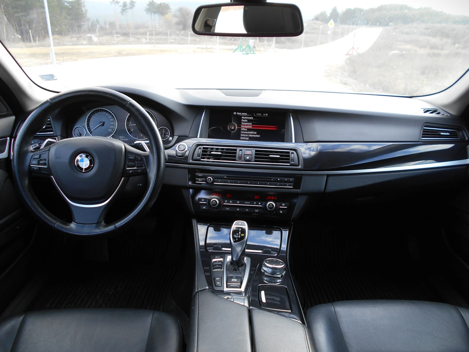 BMW 535 D F10 LCI xDrive * Ревизиран мотор * Топ състояние, снимка 10 - Автомобили и джипове - 53995958