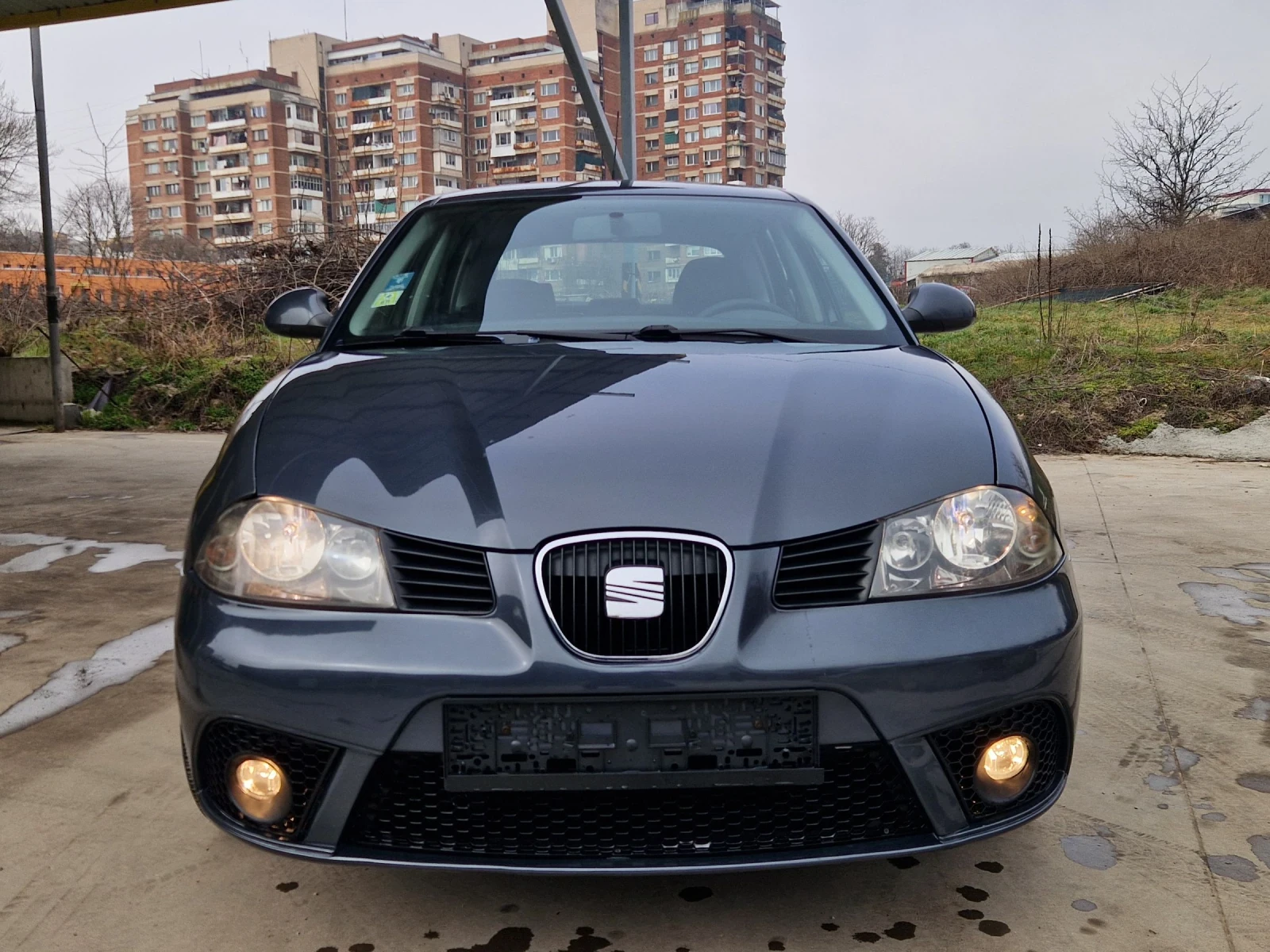 Seat Ibiza 1.2i 70к.с., снимка 5 - Автомобили и джипове - 54062566