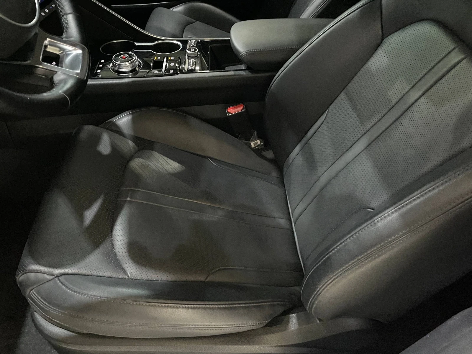 Kia K5 2.0 MPI ! Noblesse !, снимка 9 - Автомобили и джипове - 54137819