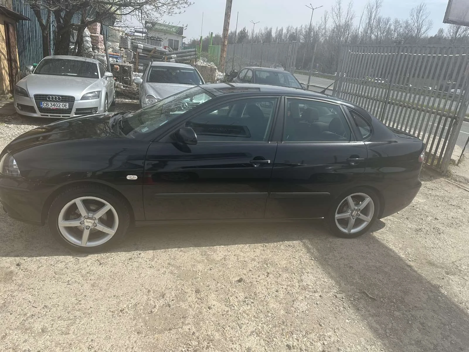 Seat Cordoba 1.4/16v Газ.Инж. в гаранция, снимка 7 - Автомобили и джипове - 54206596