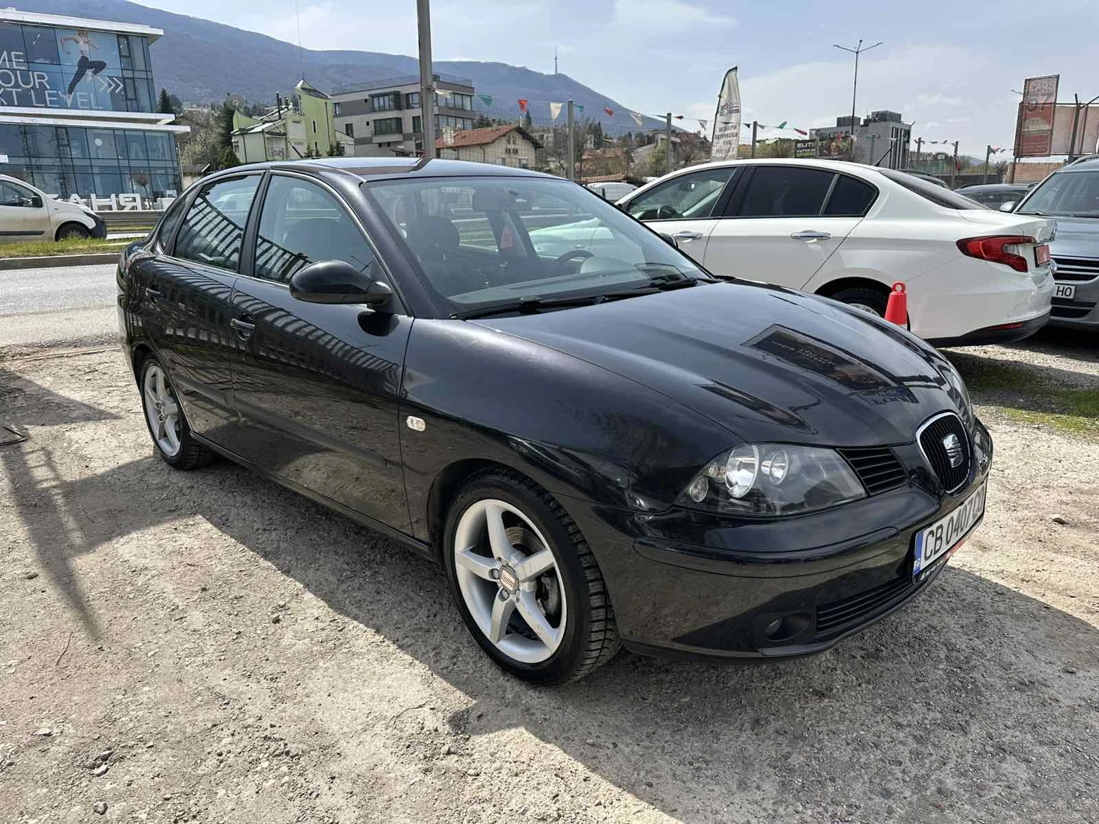 Seat Cordoba 1.4/16v Газ.Инж. в гаранция, снимка 2 - Автомобили и джипове - 54206596