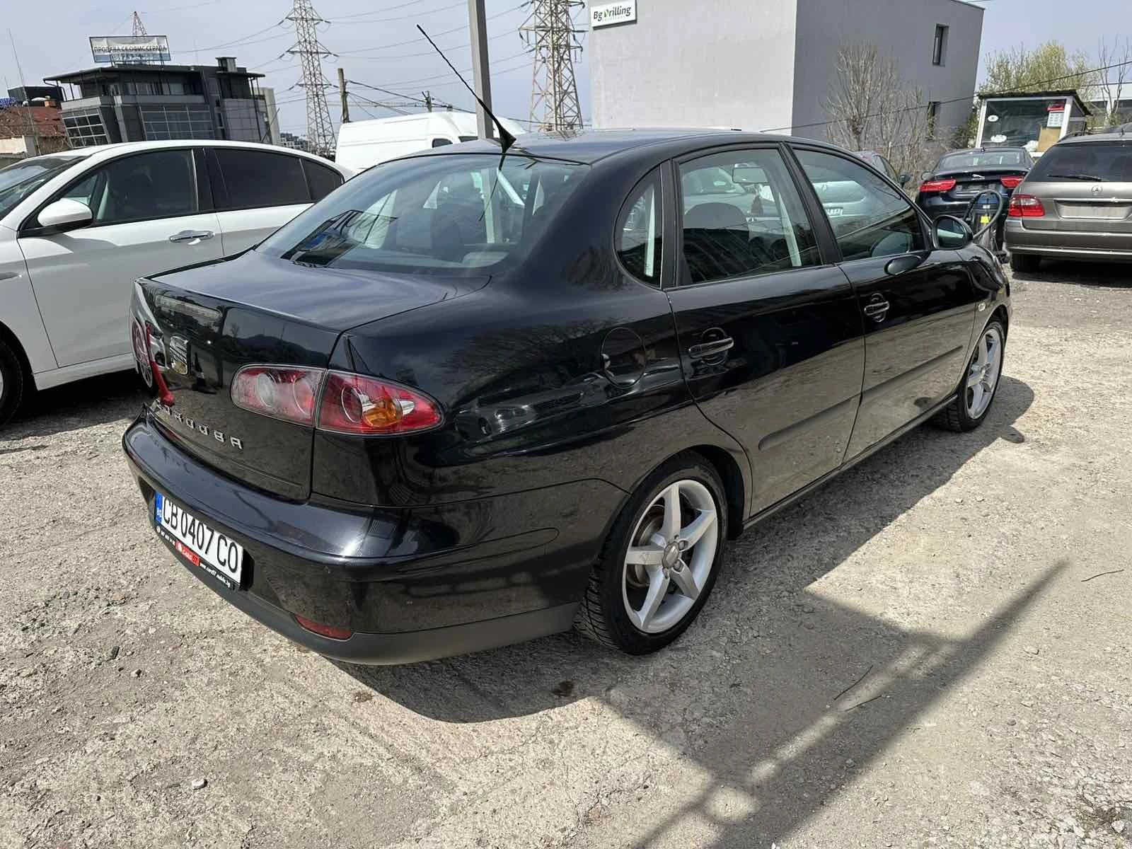 Seat Cordoba 1.4/16v Газ.Инж. в гаранция, снимка 3 - Автомобили и джипове - 54206596