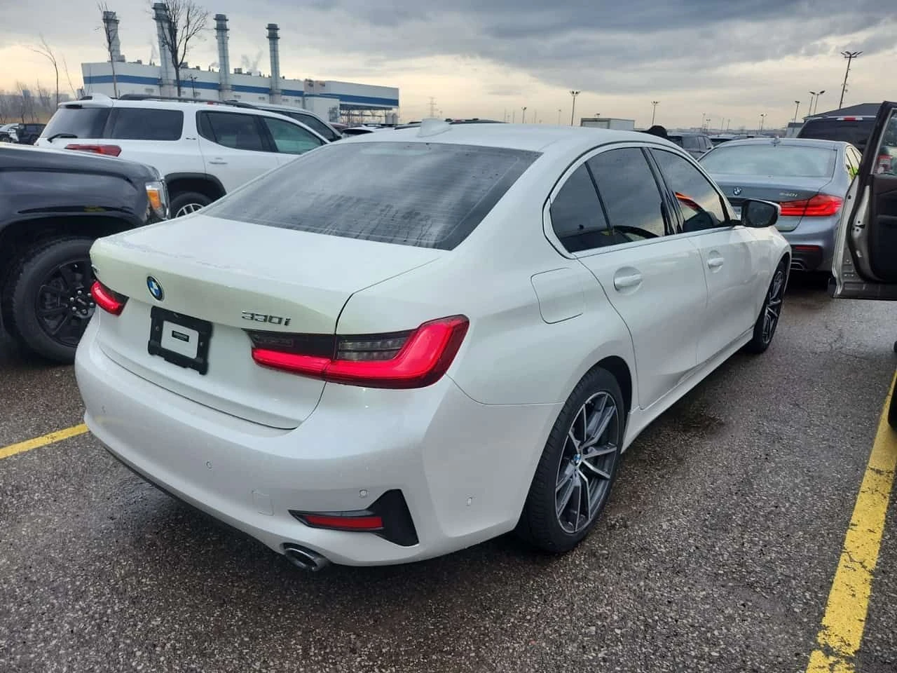 BMW 330 * 330I XDRIVE * ПОДГРЕВ* ПАНОРАМА* КАМЕРА* , снимка 3 - Автомобили и джипове - 54227621