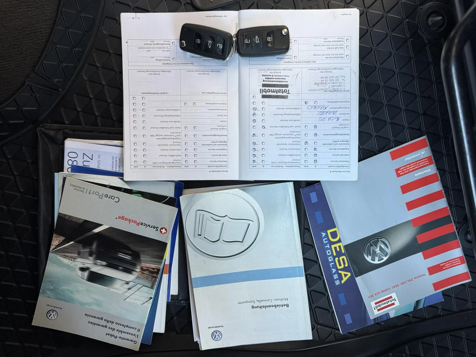 VW Multivan 2.0TDI Швейцария, снимка 11 - Автомобили и джипове - 54315537