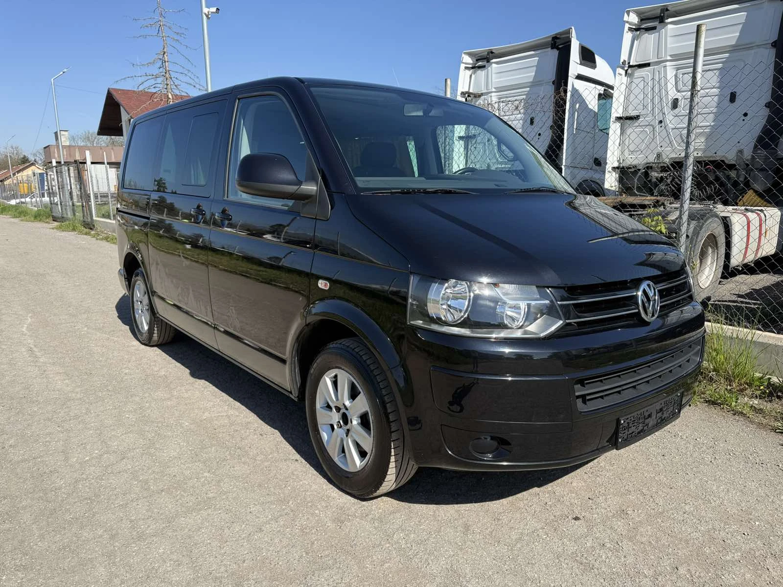 VW Multivan 2.0TDI Швейцария, снимка 6 - Автомобили и джипове - 54315537