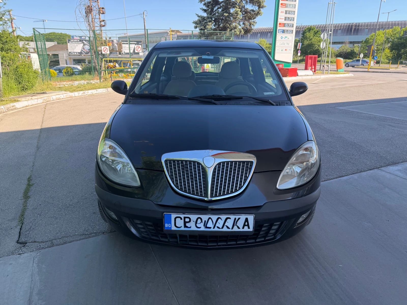 Lancia Ypsilon 1.4i БЕНЗИН, снимка 2 - Автомобили и джипове - 54570141