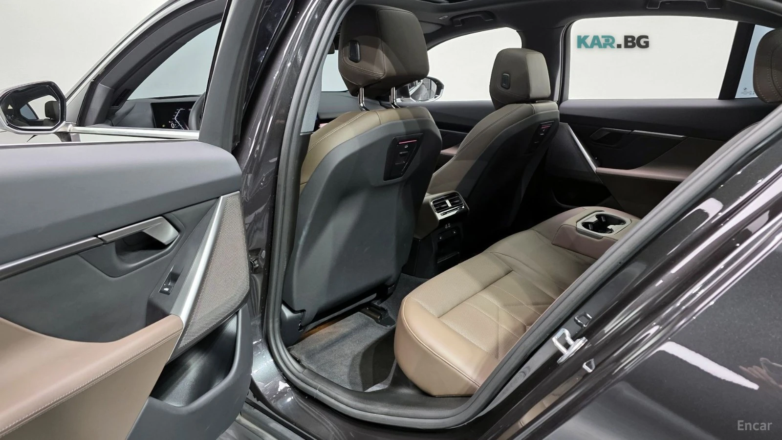 BMW 520 * КОЖА* ПОДГРЕВ* ОБДХВАНЕ* ПАНОРАМА* HEAD-UP* , снимка 11 - Автомобили и джипове - 54659586