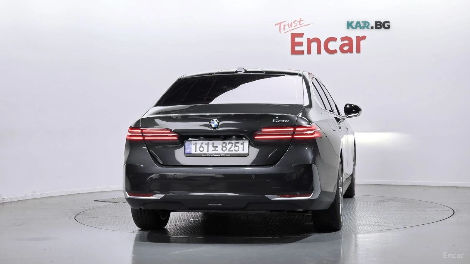 BMW 520 * КОЖА* ПОДГРЕВ* ОБДХВАНЕ* ПАНОРАМА* HEAD-UP* , снимка 4 - Автомобили и джипове - 54659586