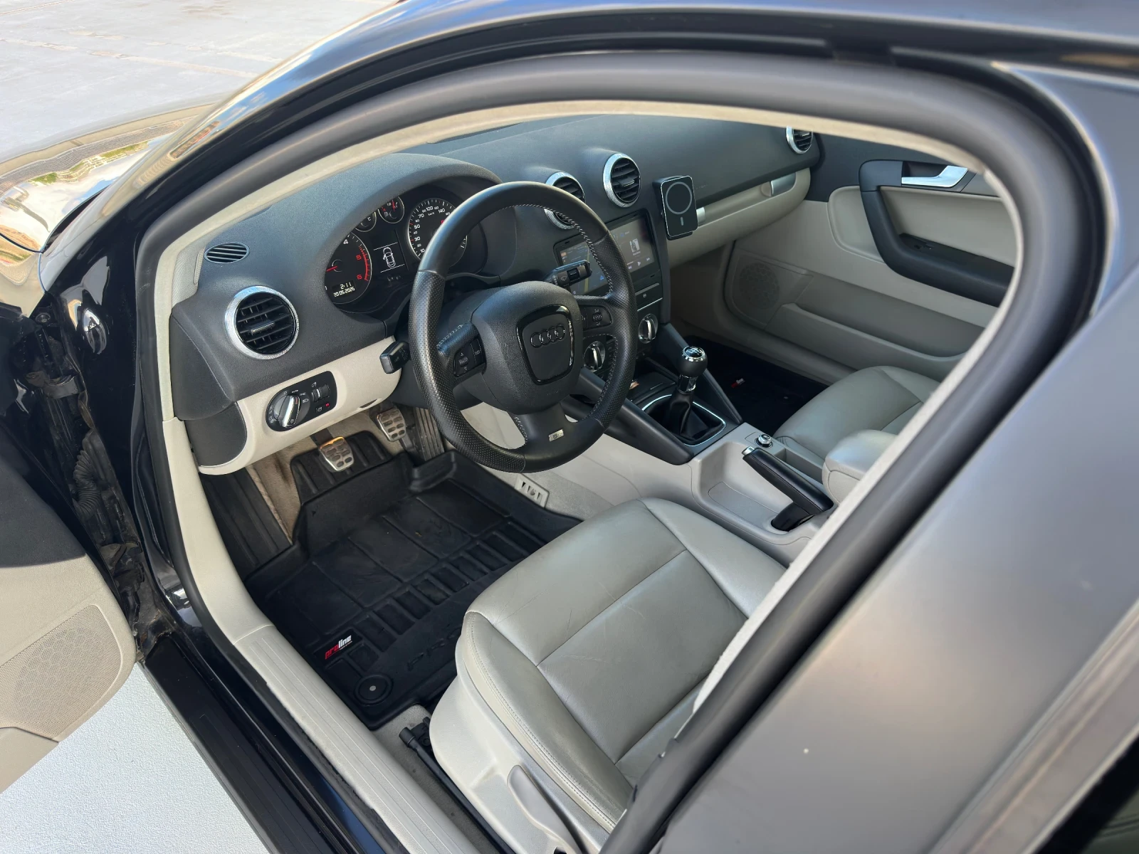 Audi A3 1.9 TDI* S-Line* LED* PANO, снимка 8 - Автомобили и джипове - 54665155
