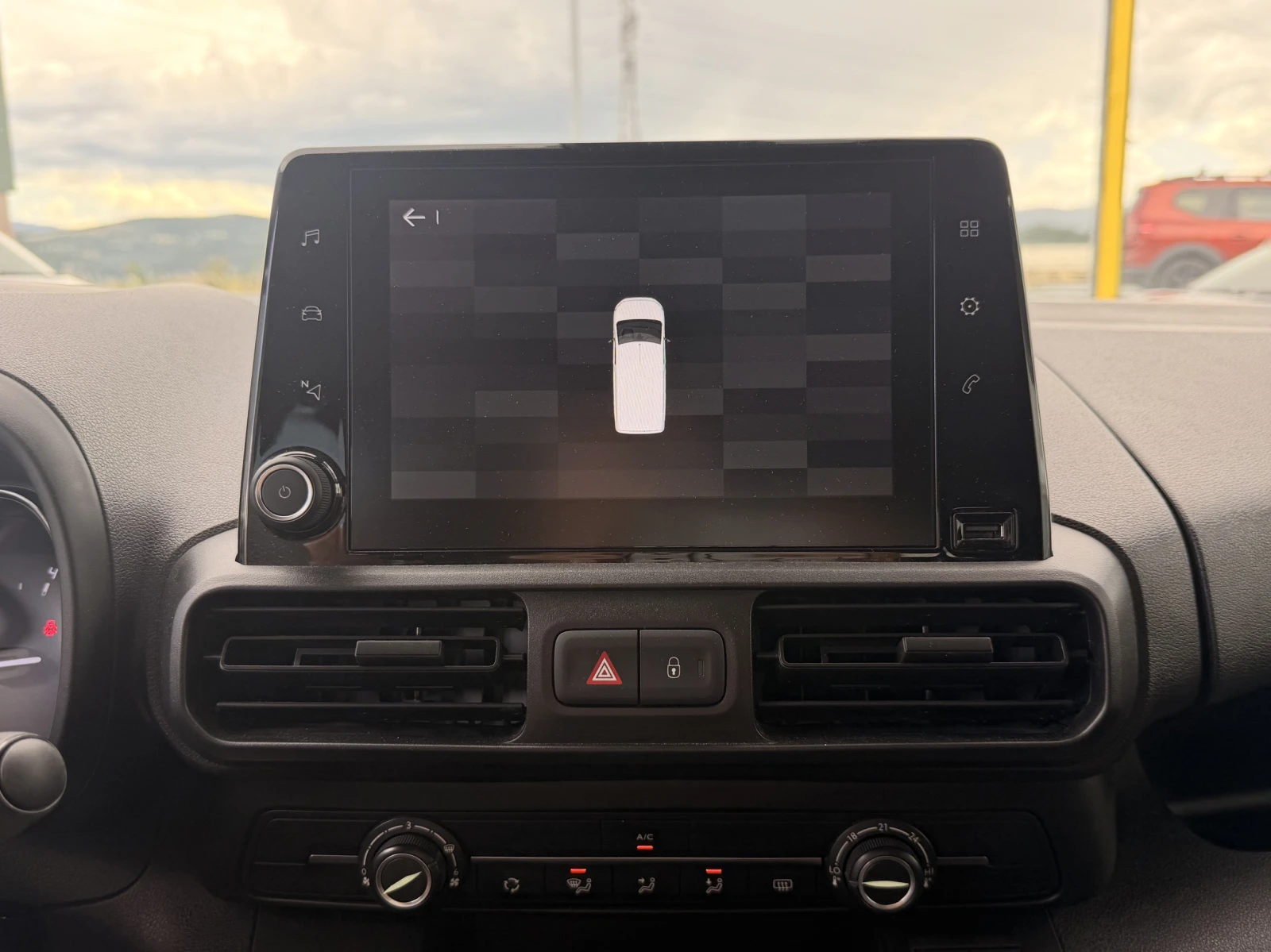 Citroen Berlingo 1.5 HDI /130 к.с. /  MULTISPACE / N1, снимка 14 - Автомобили и джипове - 54940315