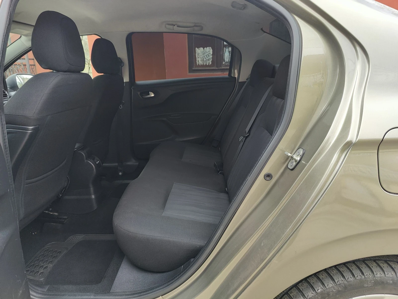 Peugeot 301 1.6hdi, снимка 10 - Автомобили и джипове - 55153765