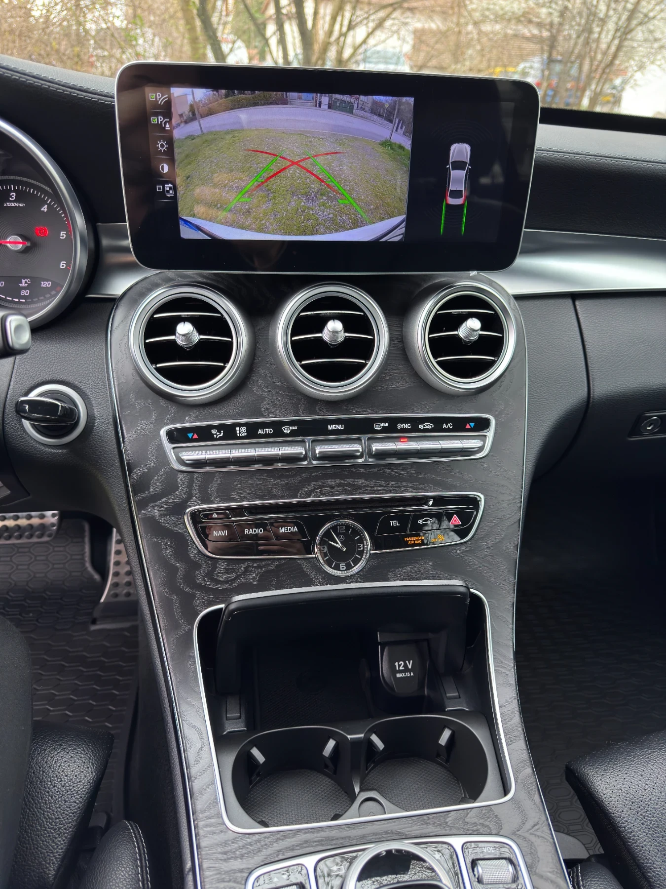 Mercedes-Benz C 220  Видео Full AMG line Distronic HeadUp CarPlay, снимка 13 - Автомобили и джипове - 55343271