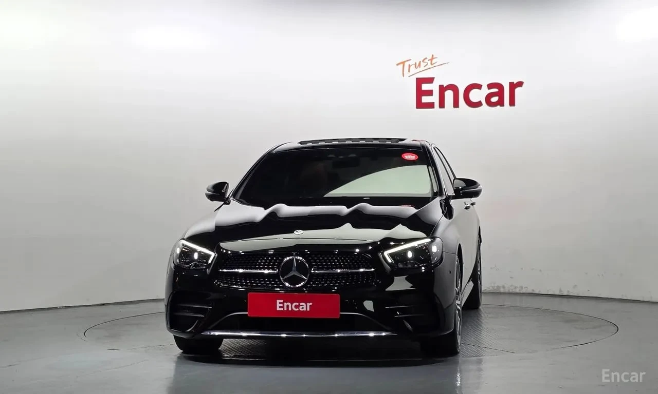 Mercedes-Benz E 220 d 4MATIC AMG Line/ДИСТРОНИК/360/ПОДГРЕВ/ШИБЕДАХ, снимка 3 - Автомобили и джипове - 55951565