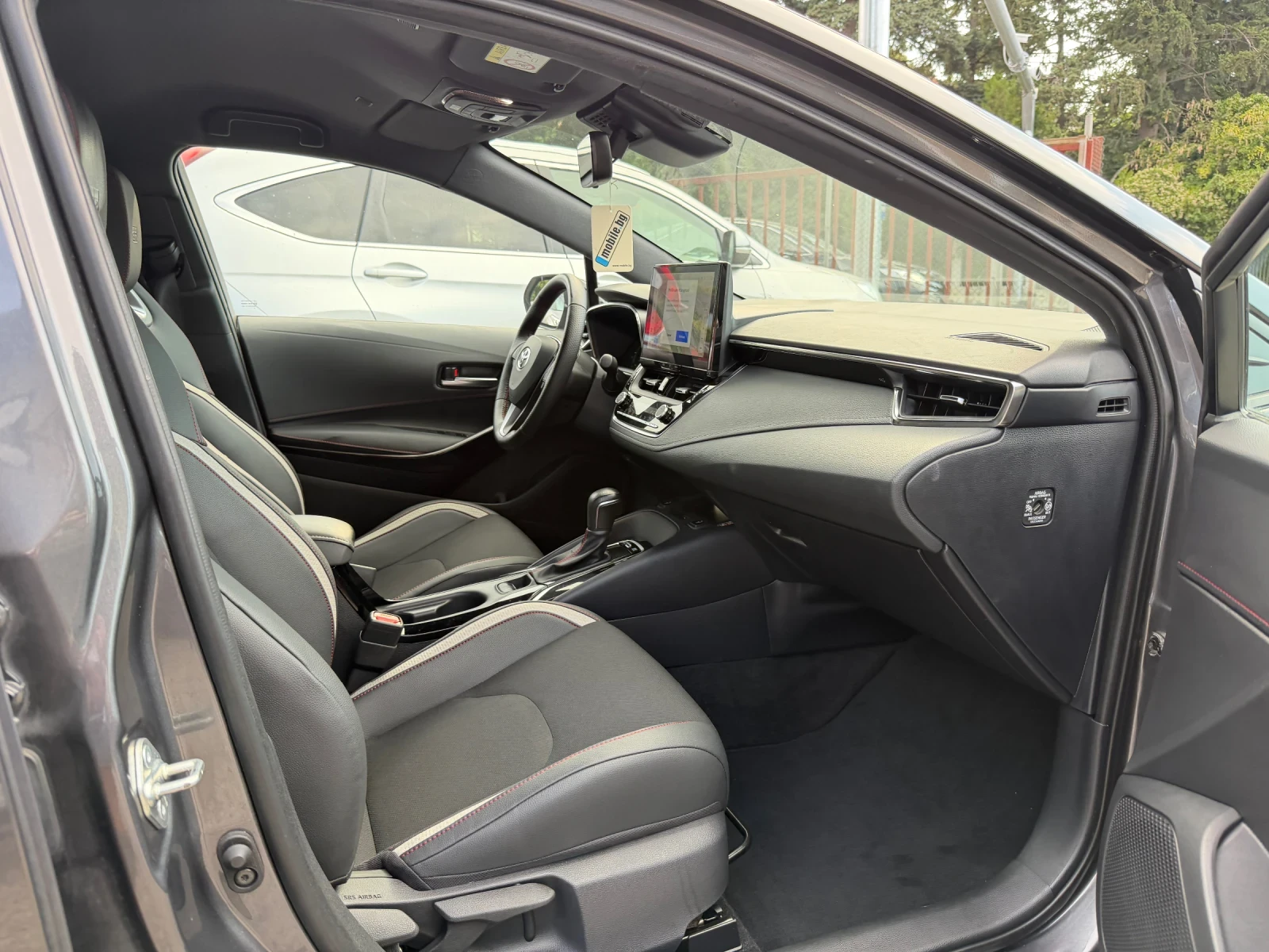 Toyota Corolla 1.8 GR* Facelift* HEV* Head-Up display, снимка 12 - Автомобили и джипове - 56002563