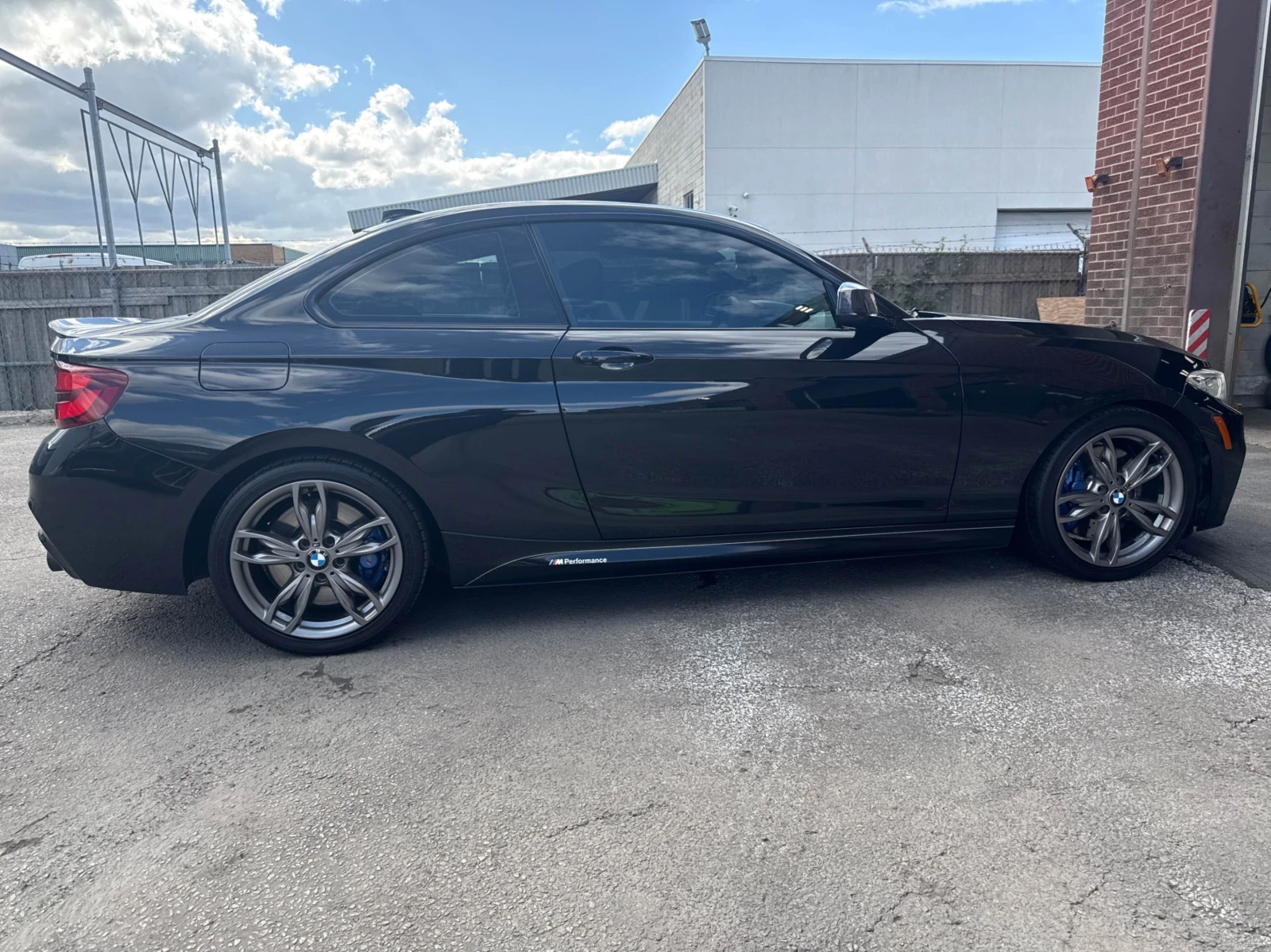 BMW 235 * M235i PERFORMANCE * CARFAX * ПОДГРЕВ, снимка 3 - Автомобили и джипове - 56118902