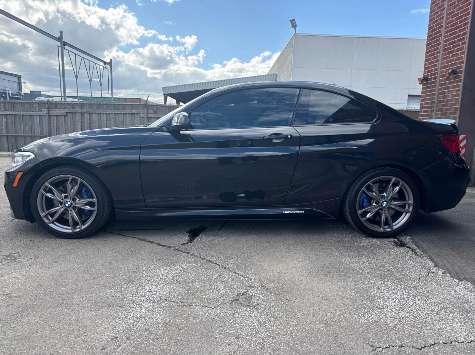 BMW 235 * M235i PERFORMANCE * CARFAX * ПОДГРЕВ, снимка 2 - Автомобили и джипове - 56118902