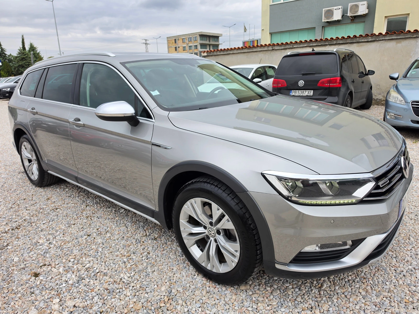VW Passat ALLTRACK 2.0TDI /6-Скорости/LED/NAVI/4X4/, снимка 5 - Автомобили и джипове - 56272244