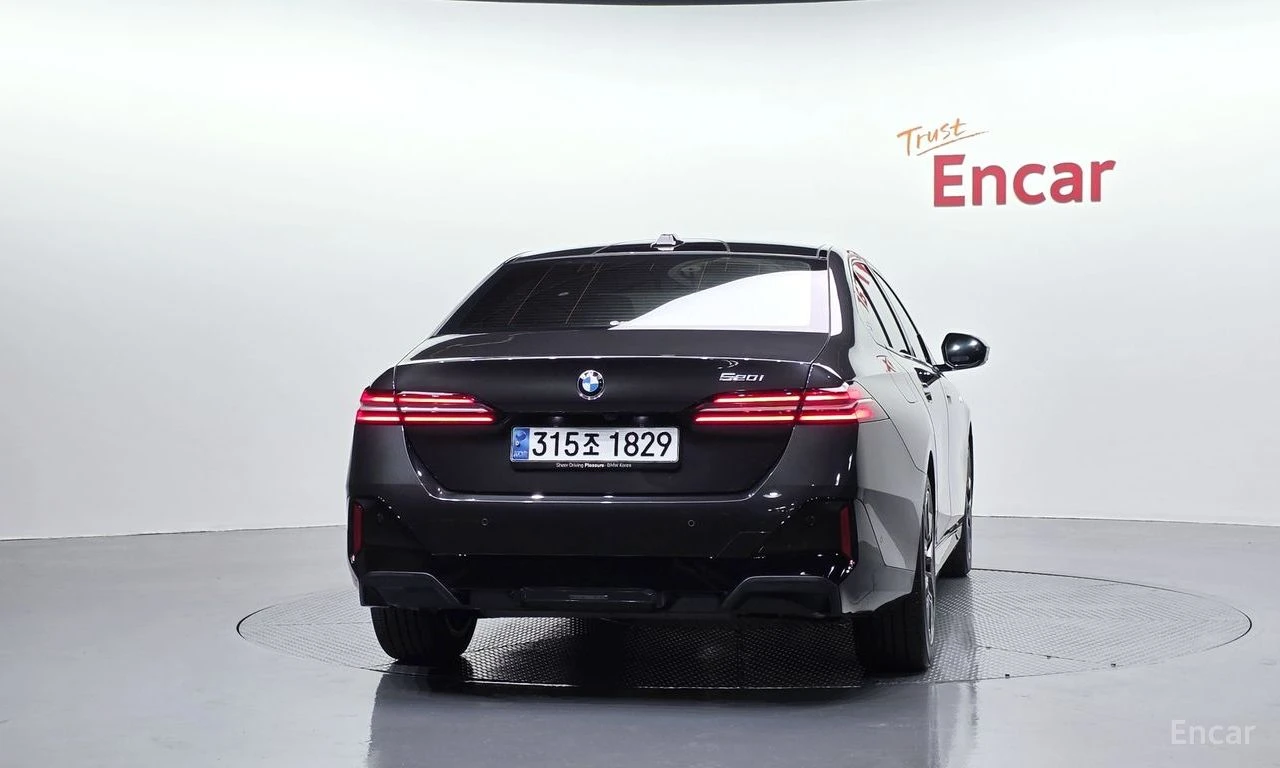 BMW 520 i M Sport, снимка 4 - Автомобили и джипове - 56431318