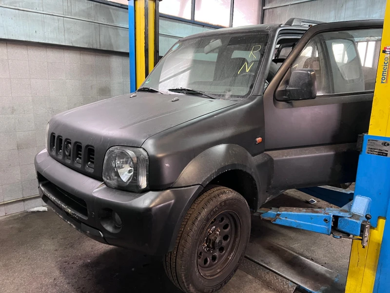 Suzuki Jimny 1.3i, снимка 2 - Автомобили и джипове - 25306127