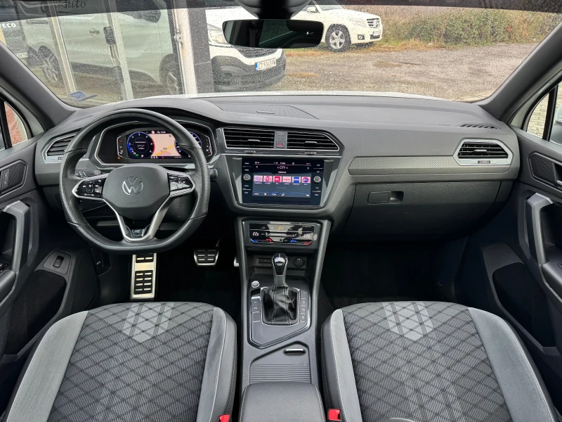 VW Tiguan 2.0TDI#R-LINE#MATRIX#KEYLESS#360* CAM#PANORAMA, снимка 12 - Автомобили и джипове - 52567317