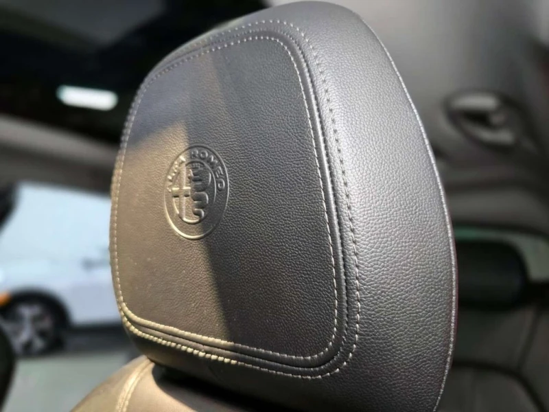 Alfa Romeo Stelvio * BASE SPORT Q4 * CARFAX * ЦЕНА ДО БГ, снимка 12 - Автомобили и джипове - 53214944