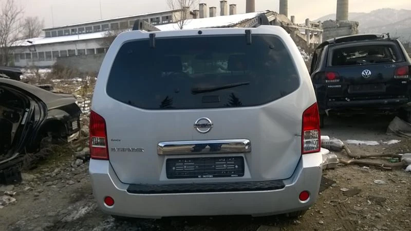 Nissan Pathfinder 2.5 D, снимка 4 - Автомобили и джипове - 49530100