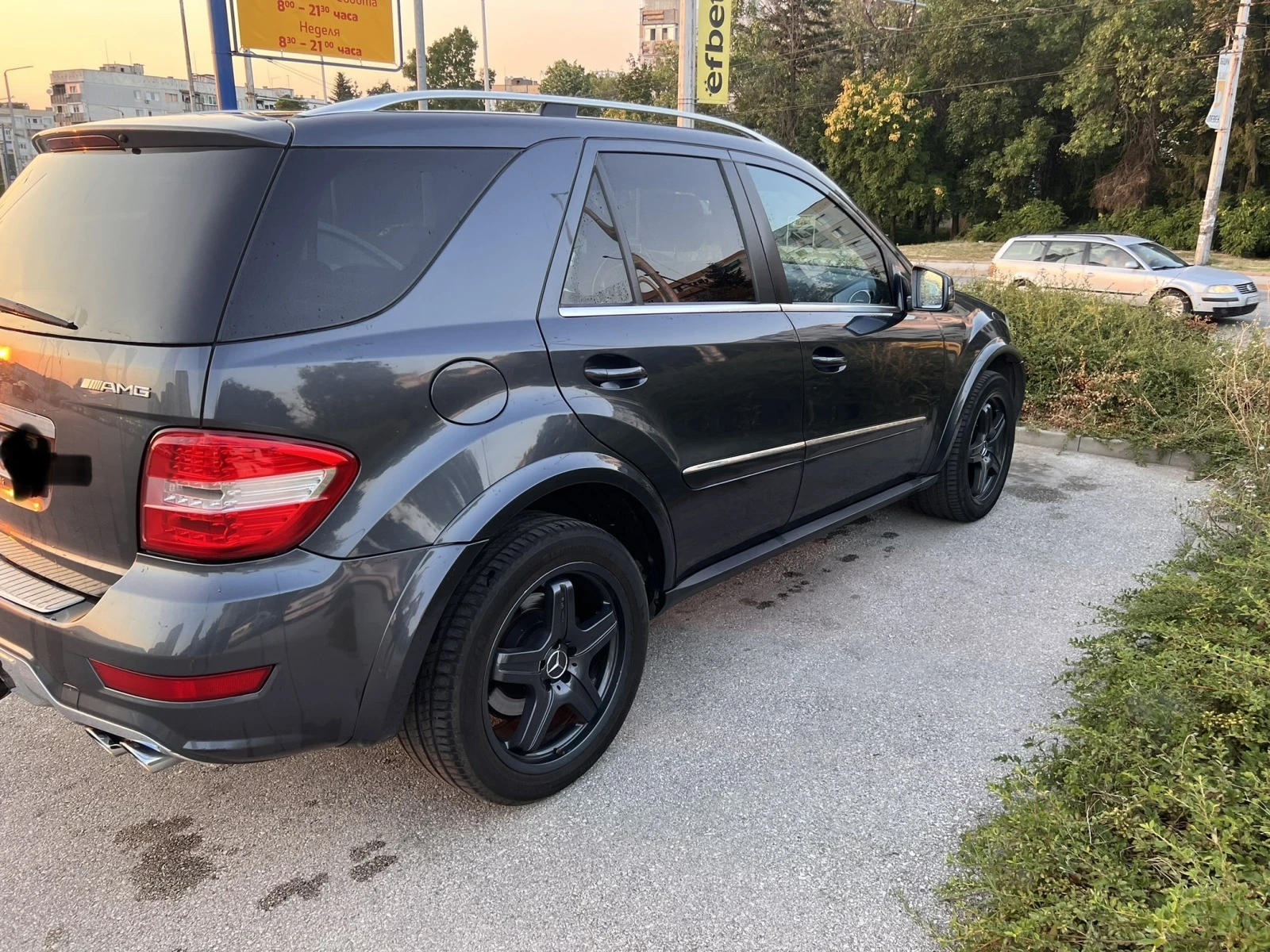 Mercedes-Benz ML 350 AMG OPTIC, дистроник, печка с дистанцио, обдухване - изображение 4