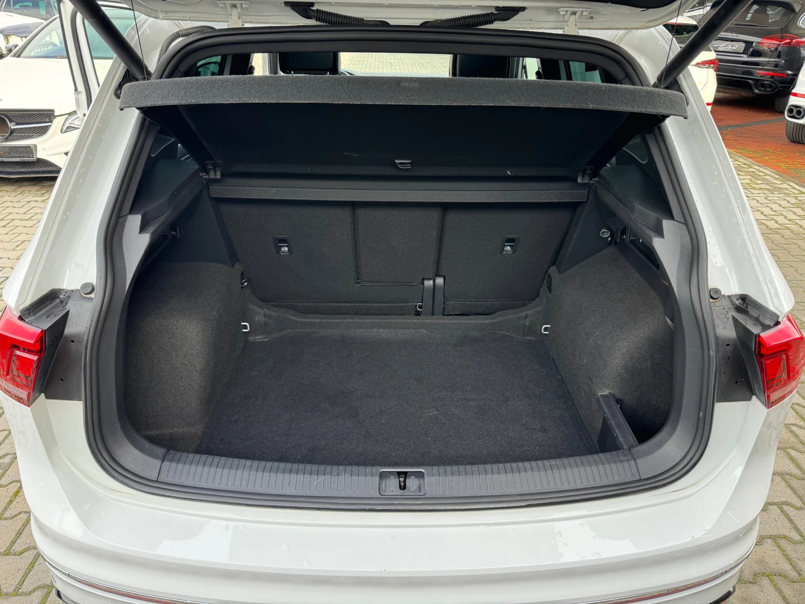 VW Tiguan 2.0TDI#R-LINE#MATRIX#KEYLESS#360* CAM#PANORAMA | Mobile.bg   14