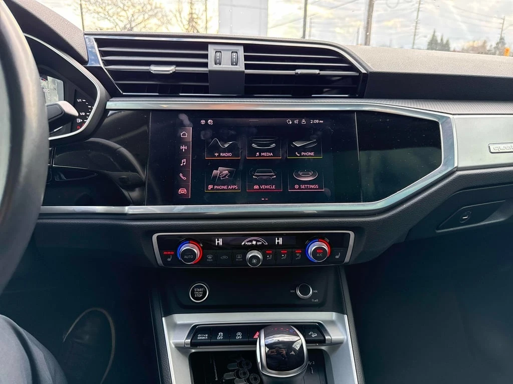 Audi Q3 * KOMFORT * CARFAX * ПОДГРЕВИ * КАМЕРА - изображение 9