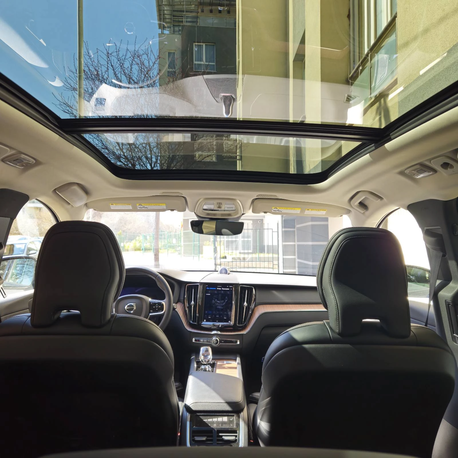 Volvo XC60 ULTRA B6 , Dark Theme, снимка 6 - Автомобили и джипове - 53850302