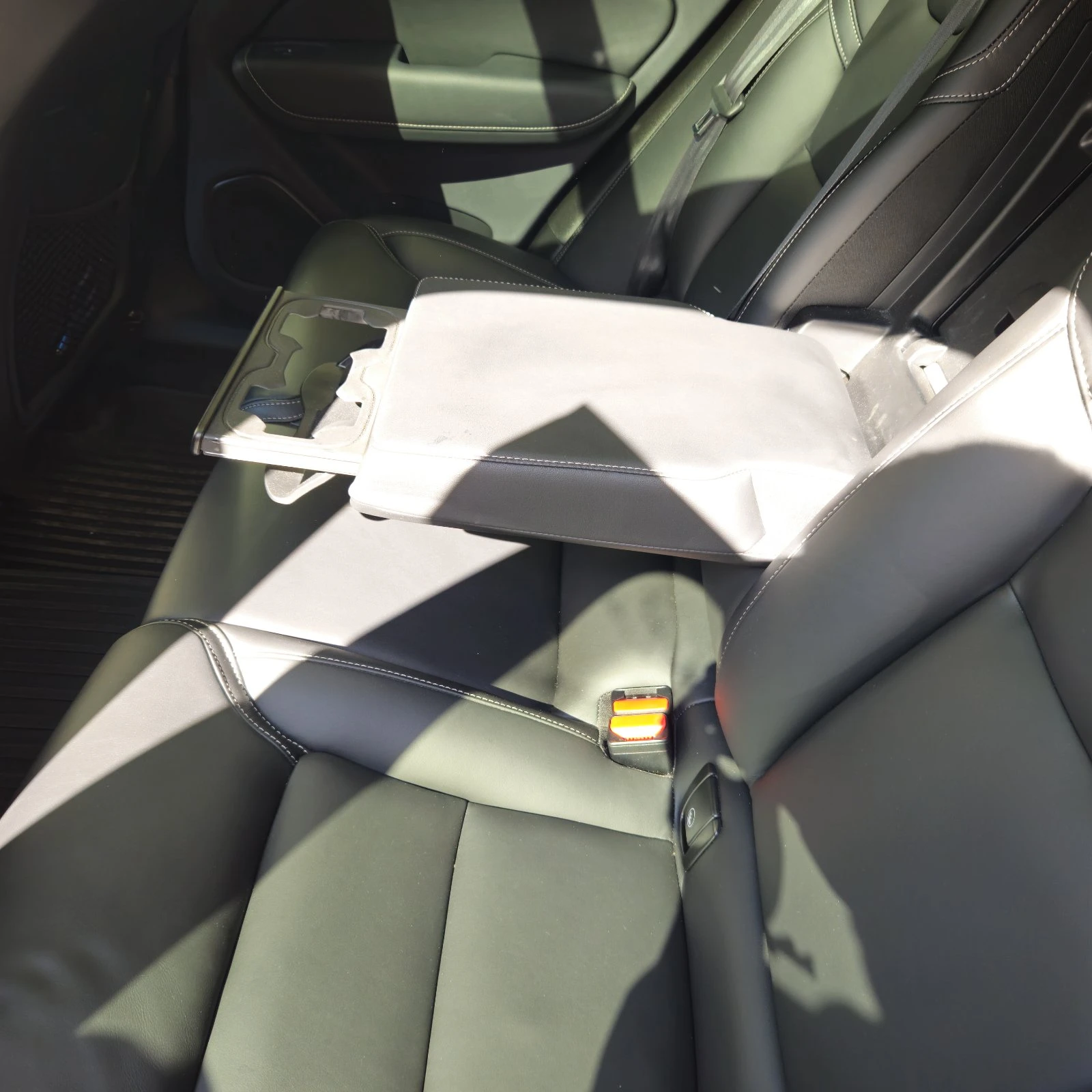 Volvo XC60 ULTRA B6 , Dark Theme, снимка 11 - Автомобили и джипове - 53850302