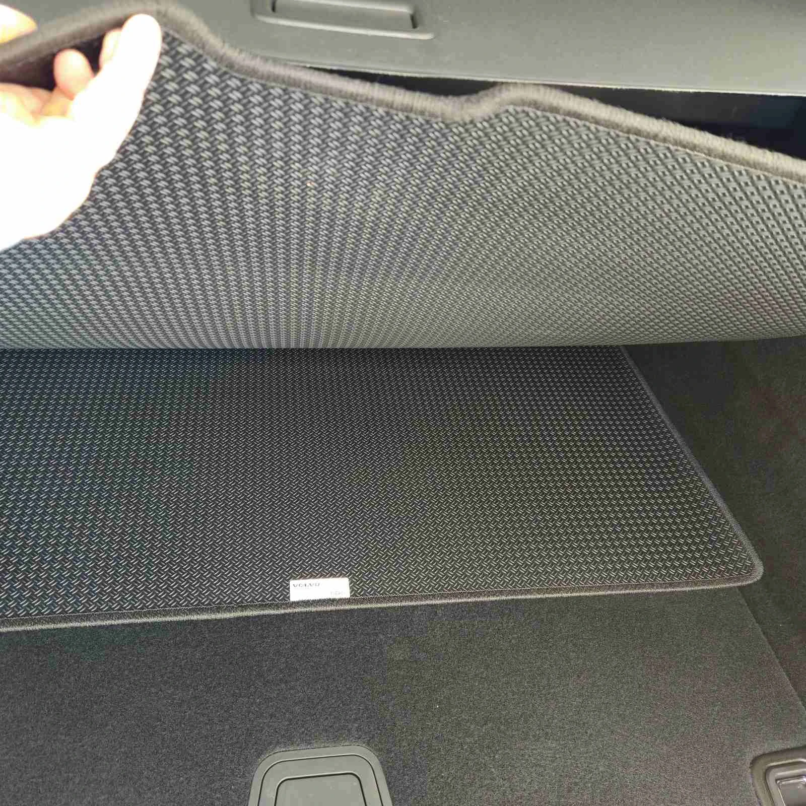 Volvo XC60 ULTRA B6 , Dark Theme, снимка 8 - Автомобили и джипове - 53850302