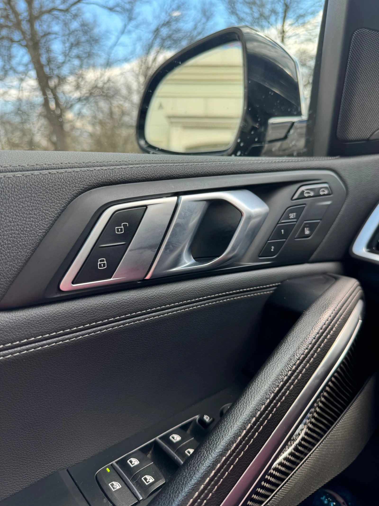 BMW X6 M50i Carbon/Crystal Controls/Iconic Glow/22 , снимка 17 - Автомобили и джипове - 54107966