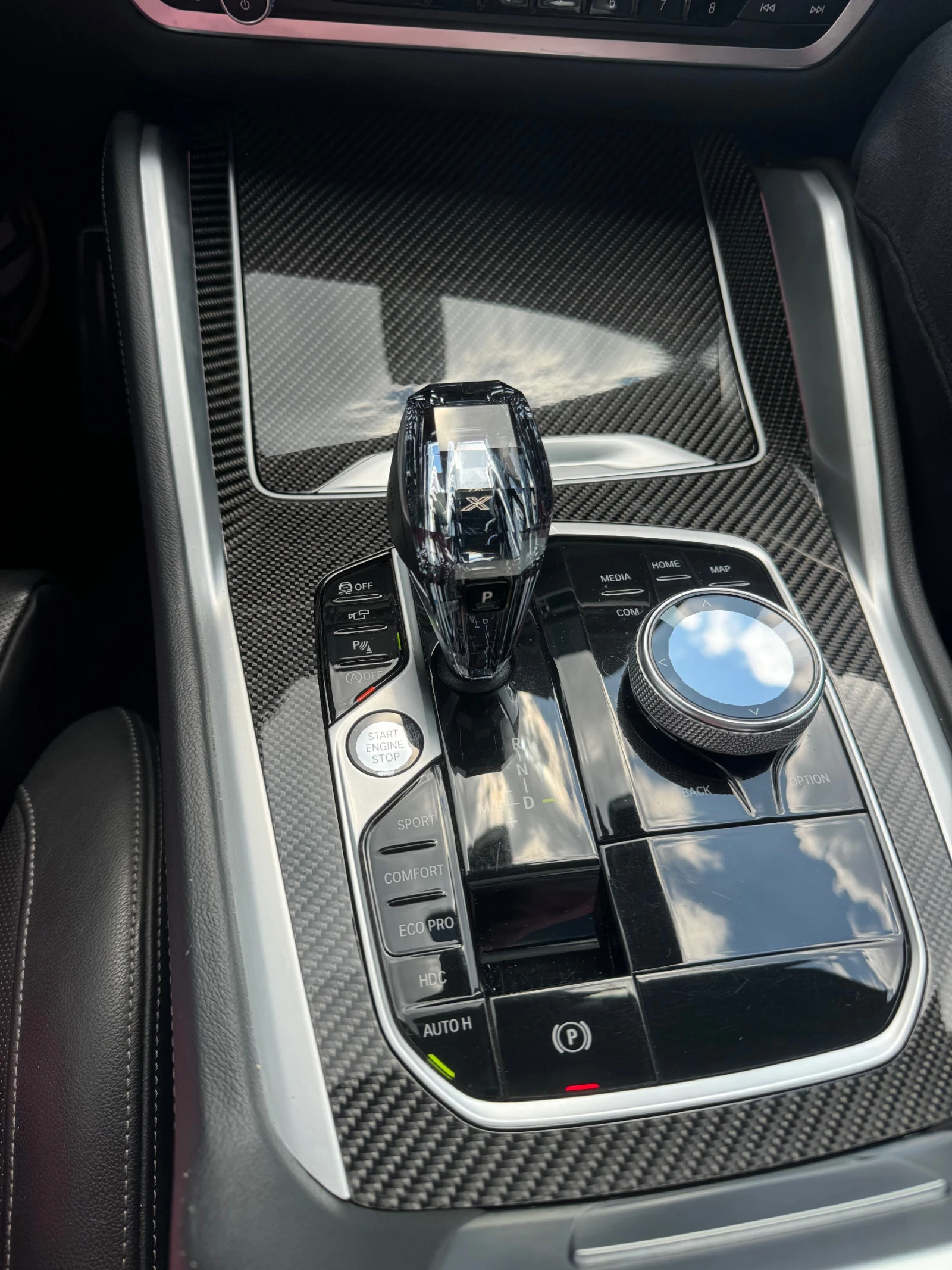 BMW X6 M50i Carbon/Crystal Controls/Iconic Glow/22 , снимка 12 - Автомобили и джипове - 54107966
