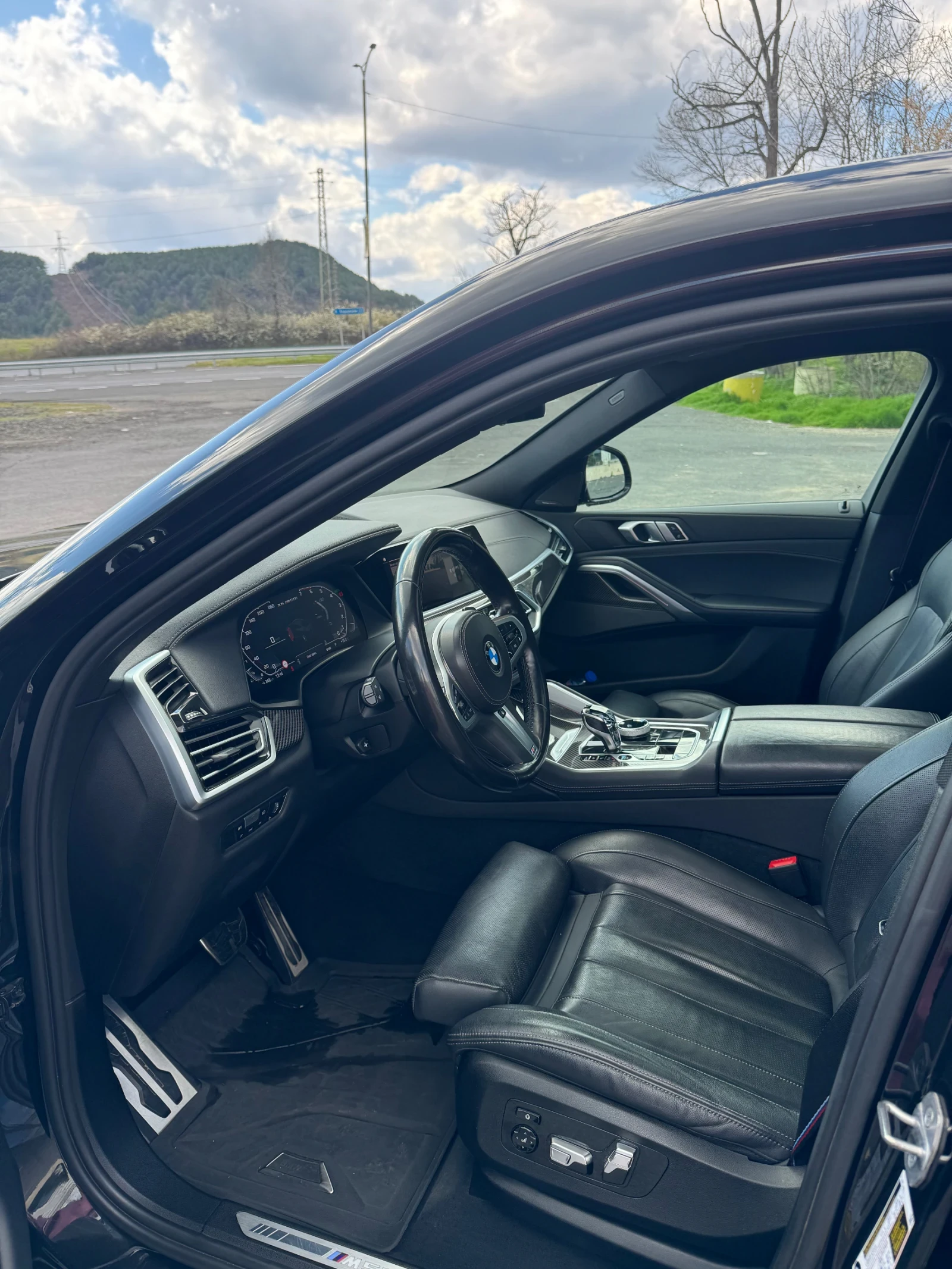 BMW X6 M50i Carbon/Crystal Controls/Iconic Glow/22 , снимка 9 - Автомобили и джипове - 54107966