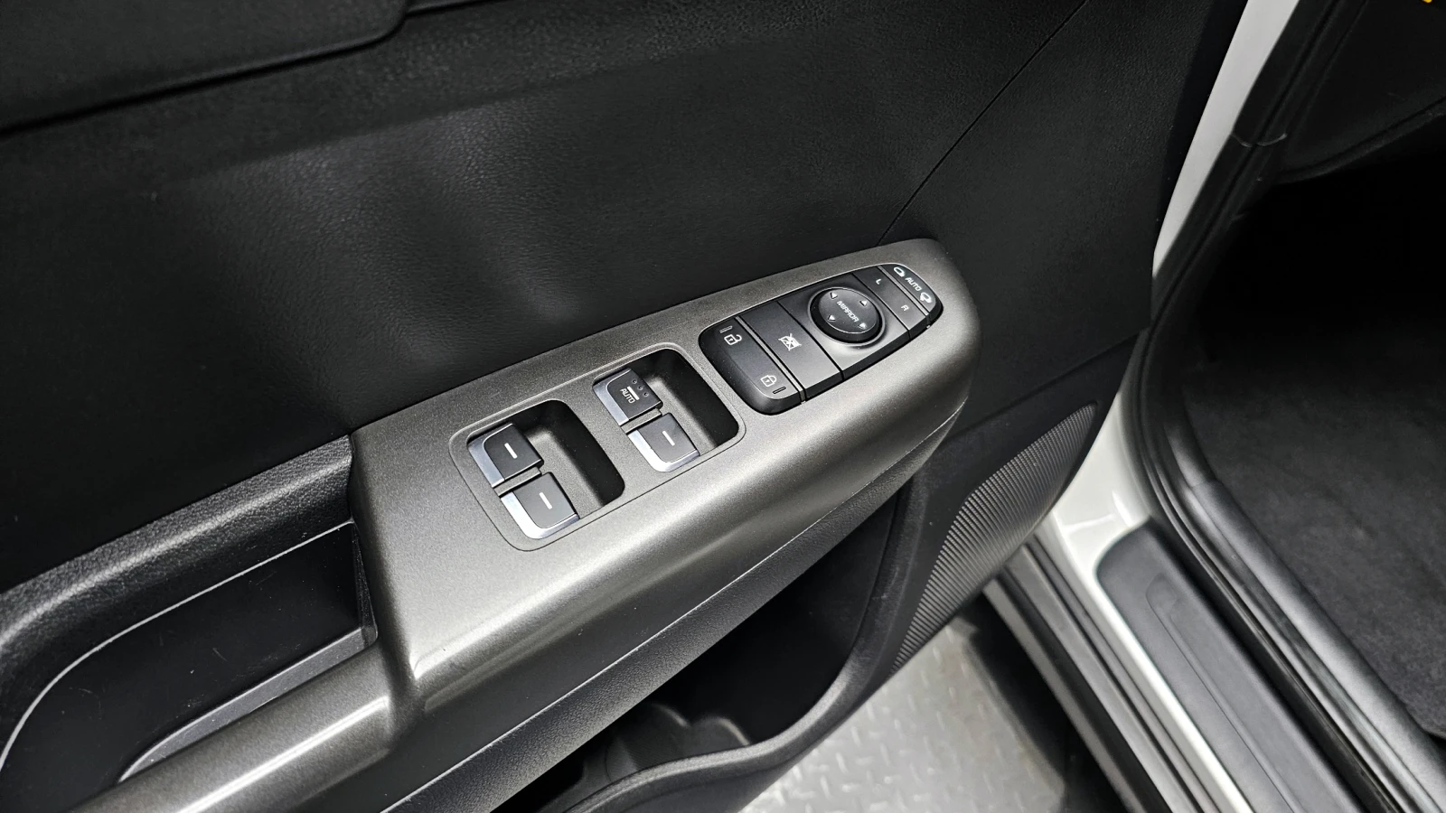 Kia Sportage 2.0 2WD PRESTIGE autogeorge.com, снимка 17 - Автомобили и джипове - 54137829