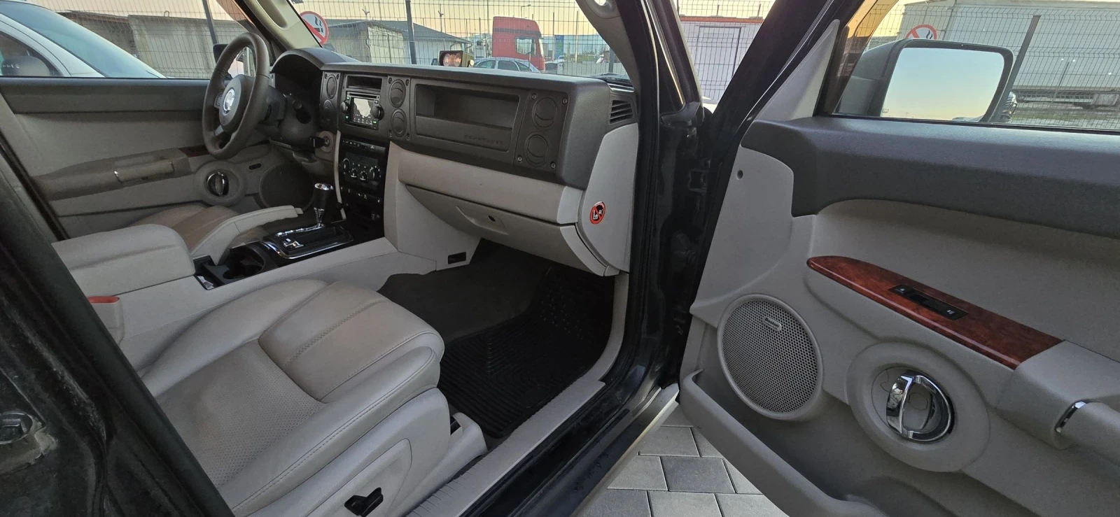 Jeep Commander 3.0 CRD, снимка 13 - Автомобили и джипове - 54263265