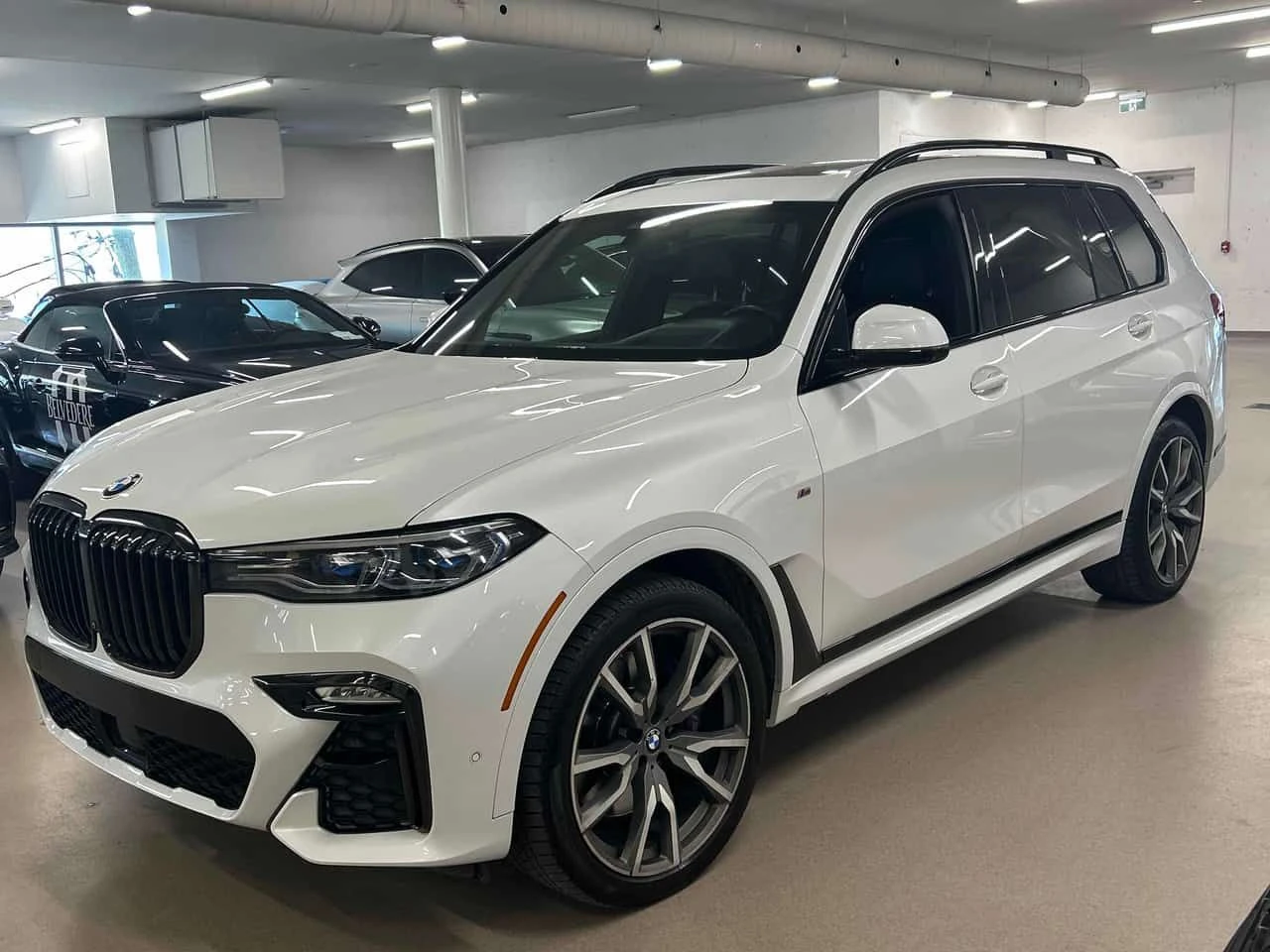 BMW X7 M50i /360/DIS/HUD/LASER/H&K/АВТОКРЕДИТ