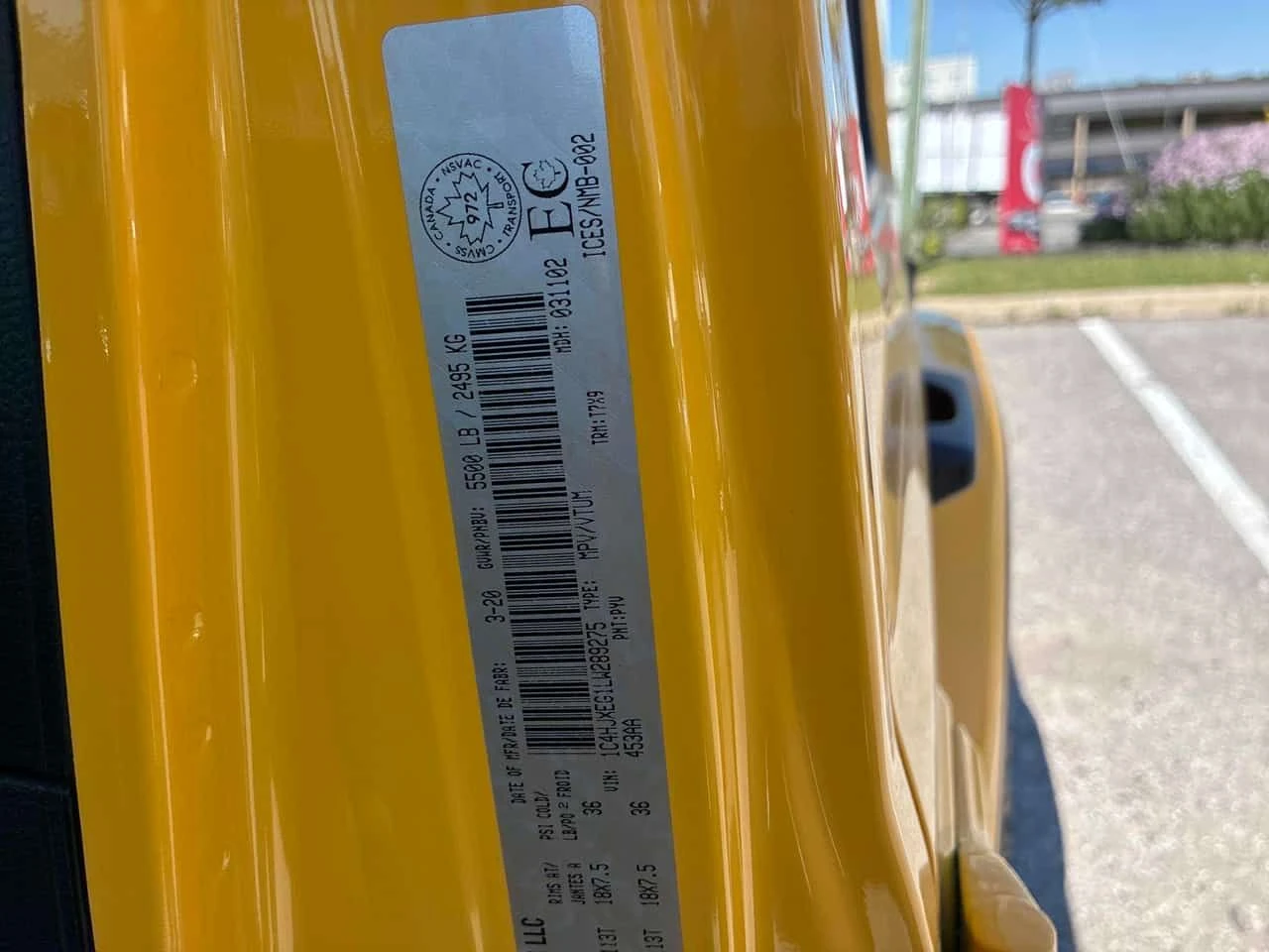 Jeep Wrangler * Sahara * АВТОКРЕДИТ * ОТ ПРЕДСТАВИТЕЛСТВО, снимка 13 - Автомобили и джипове - 54775876