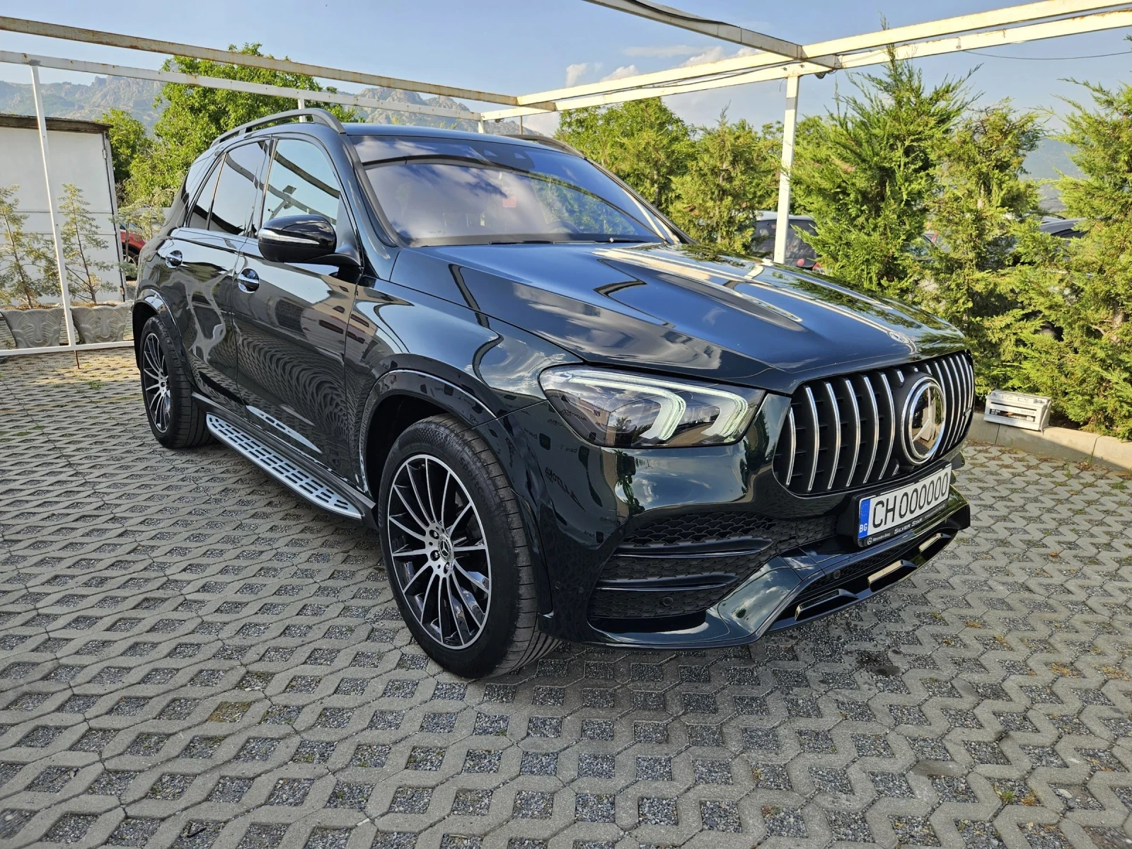 Mercedes-Benz GLE 400 330кс/70.000км/BURM/DISTR/7МЕСТА/360/FULL, снимка 2 - Автомобили и джипове - 54982875