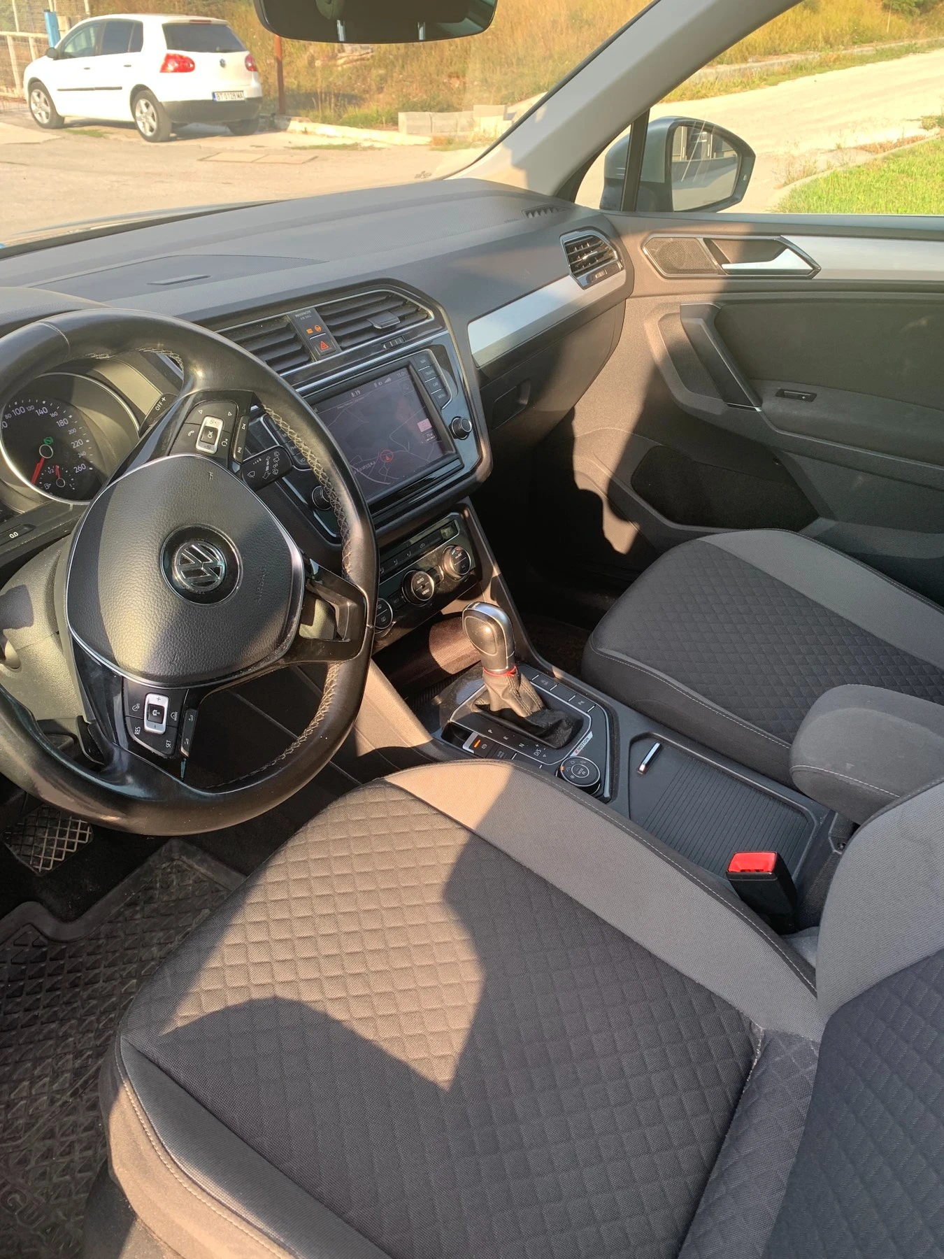 VW Tiguan, снимка 6 - Автомобили и джипове - 56250953
